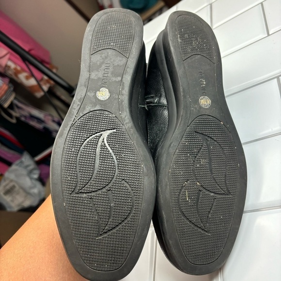 Nurture Vanica‎ Women's Black Leather Side Zipper Ankle Bootie Size 8.5M - Picture 10 of 12